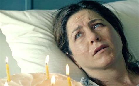 Jennifer Aniston chases pills with wine in 'Cake' trailer