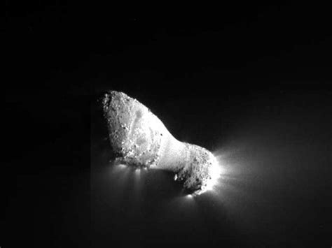 Comet Encounters: 5 Space Missions - and Counting - Photo 1 - Pictures ...