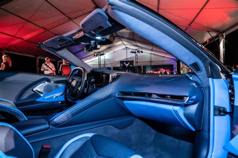 2020 Chevy Corvette convertible rocks a hardtop for the first time - CNET