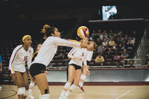 Women’s volleyball advances to second round with win over Central Arkansas - Daily Trojan