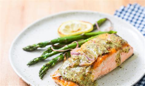 Recipe: Keto Sheet-Pan Salmon with Asparagus | KETO-MOJO