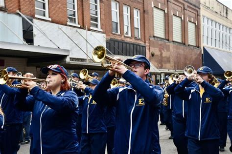 Johnson City Christmas parade returns downtown | Local News | johnsoncitypress.com