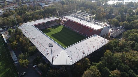 Entscheidung der DFL - BL-Auswärtsspiel bei Union Berlin findet statt