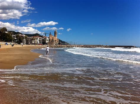 Playa de Sitges, Barcelona, Photo Aurora L | Sitges, Beautiful places ...