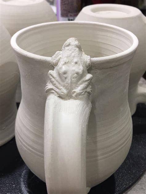 Frog mug in porcelain clay : r/Pottery