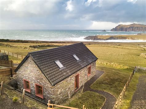 11 Airbnbs in Ireland That Showcase the Best of the Emerald Isle