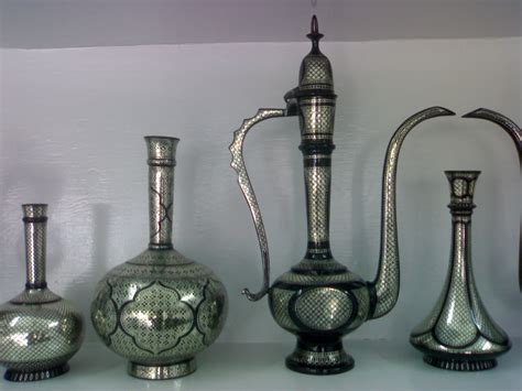 Bidriware_vases_and_decanter_WIKI - Museum of Anthropology at UBC