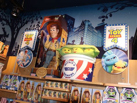 Dan the Pixar Fan: Toy Story 4 At Disney Store Times Square