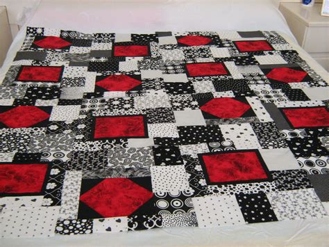 Red Black And White Quilt Patterns - Pattern.rjuuc.edu.np