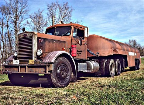 1955 Peterbilt 281 from DUEL