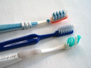 Toothbrush Bristles: Soft, Medium or Hard? – Dentistry at 1818 Market Street