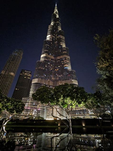 Burj khalifa night view editorial stock image. Image of darkness ...