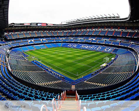 Real Madrid Stadium Side View - Aerial view of Santiago Bernabeu Stadium of Real Madrid ... : As ...