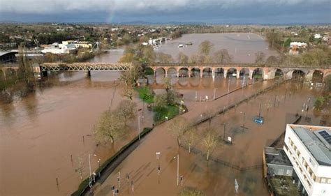 Met Office warning as UK region underwater after major river floods sparking travel chaos | UK ...