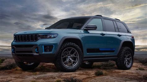 Jeep Grand Cherokee Trailhawk PHEV Is For Responsible Off-Roading