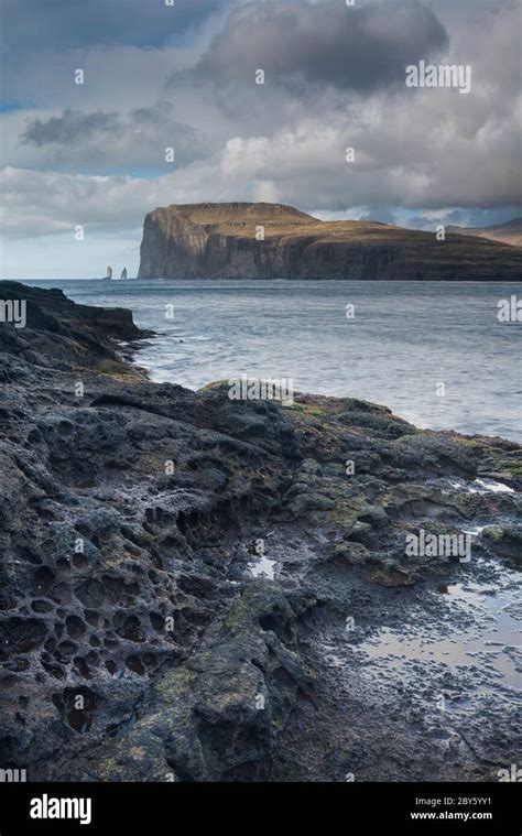 Classic Faroe Islands scenery with towering cliffs, Islands, mountains ...