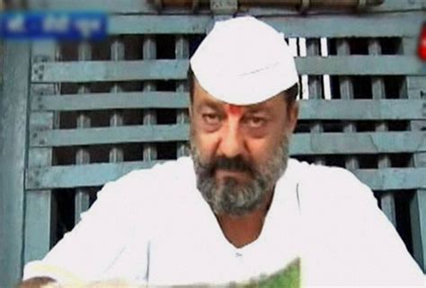 Sanjay Dutt rehearses in Yerwada jail,Isha celebrates birthday ...