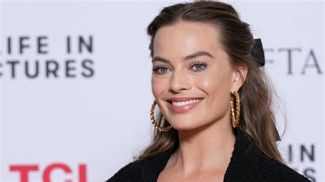 Margot Robbie Bio, Net Worth, Husband, Children, Parents, Siblings