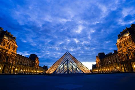 Night of the Glass Pyramid of Louvre Museum Editorial Stock Photo - Image of blue, louvre: 24296358