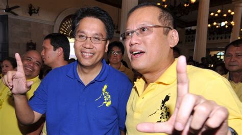 Mar Roxas Honors Running Mate Noynoy Aquino