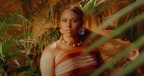 Dinah Jane Connects with Her Polynesian Roots On New Single ‘Ya Ya ...