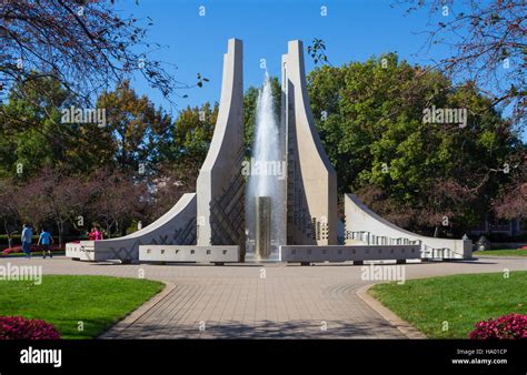 Purdue Mall Fountain / Purdue Engineering Fountain, Purdue University campus, West Lafayette ...