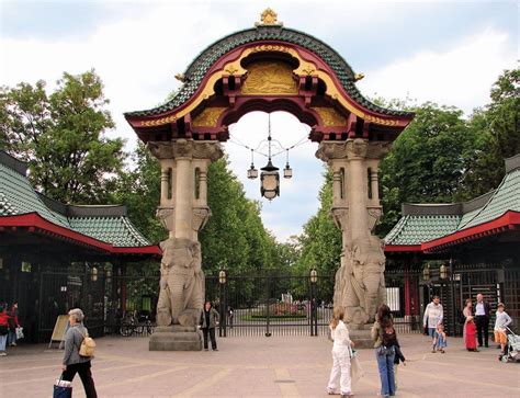 Berlin Zoological Garden and Aquarium | Aquarium, Wildlife ...