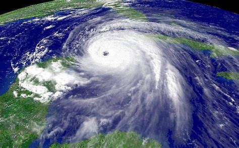 Thousands flee as Hurricane Ivan heads toward U.S. Gulf Coast | Serving ...