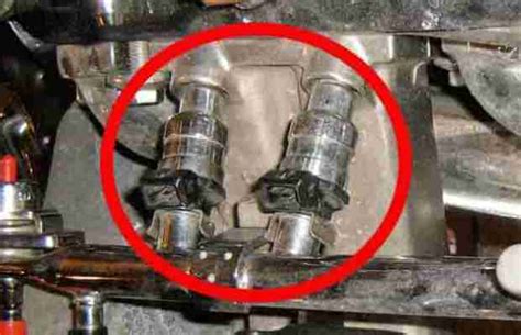 5 Common Fuel Injector Problems Symptoms + Solutions - AutoVFix.com