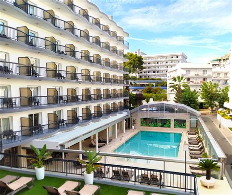 Hotel Helios Lloret de Mar - UPDATED 2021 Prices, Reviews & Photos (Costa Brava, Spain ...