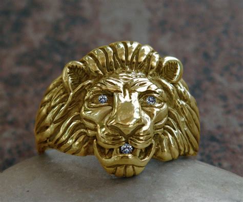 14K gold lion ring with diamonds