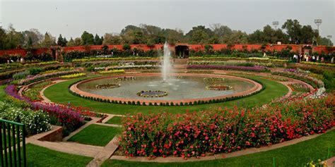 Famous Gardens in India - Astounding Design and Aesthetic Richness Travel