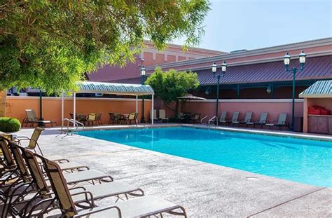 Boulder Station Pool | Cabanas & Daybeds | Hours & Photos | Las Vegas