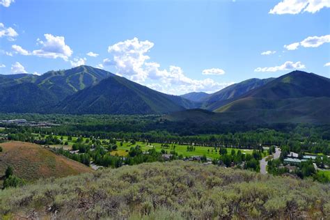 The Quintessential Gentleman: Summer in Sun Valley