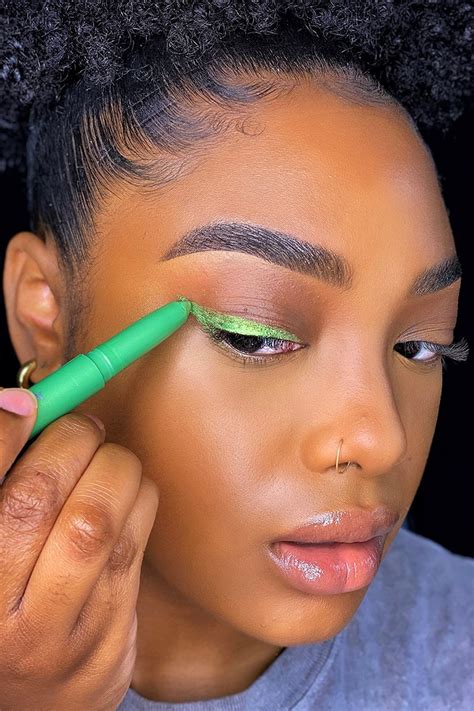 A Bright Green Eyeliner Tutorial for Summer 2021 | Makeup.com