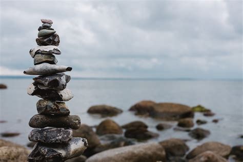 Stones on beach – free photo on Barnimages