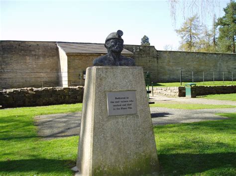 Mining memorial, Plean Country Park © Kevin Rae :: Geograph Britain and Ireland