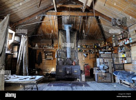 Historic interior at Shackleton's Hut Cape Royds Antarctica Stock Photo: 37750085 - Alamy