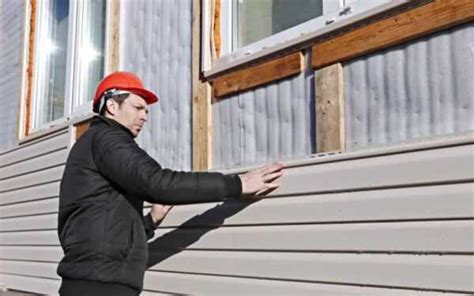 These Are the Essential Siding Tools for DIY | Handyman tips