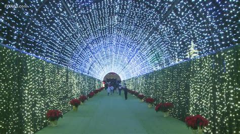 Conn. Convention Center brings new Christmas display to Hartford ...