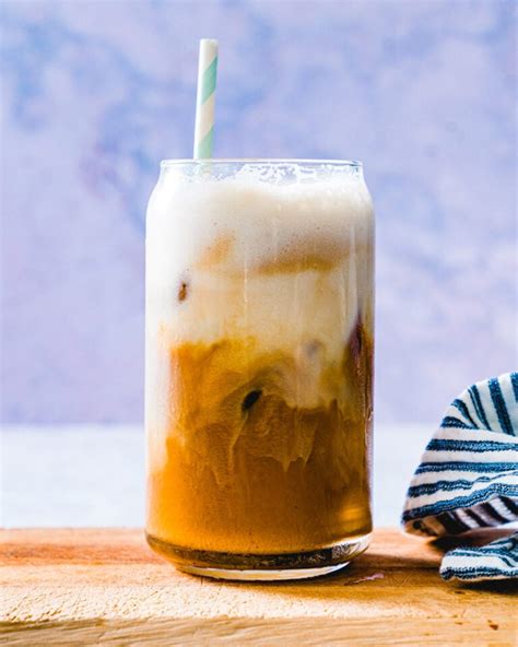 Perfect Iced Latte – A Couple Cooks