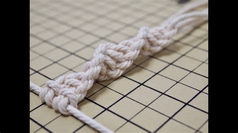 Basic Macrame Knots: Half Hitch and Twist (and double-half hitch)