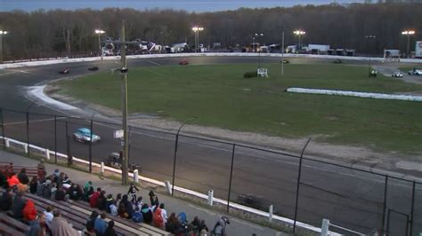 Community reacts to closing of New London-Waterford racetrack | fox61.com