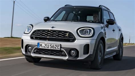 MINI Countryman hybrid review 2021 | DrivingElectric