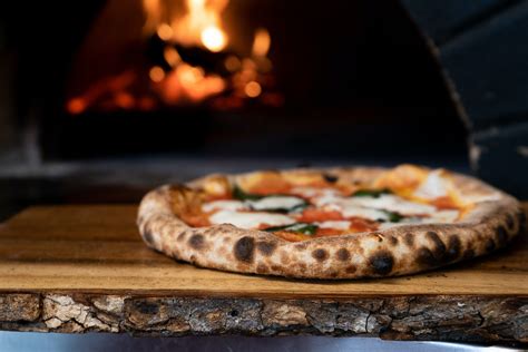 Why Wood-Fired Pizza Tastes Better | Cucina Dolce