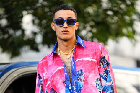 Kyle Kuzma Plans on Framing His “Iconic” Extremely Large Pink Sweater | Vanity Fair