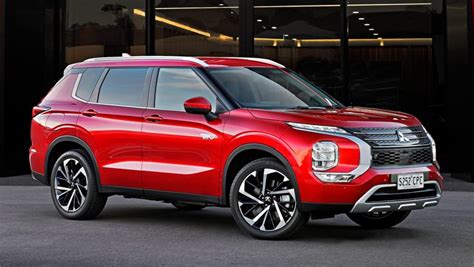 2023 Mitsubishi Outlander plug-in hybrid pricing and features revealed ...