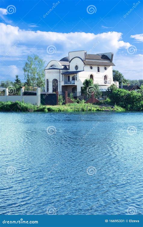 Cottage on the lakeside stock image. Image of cottage - 16695331