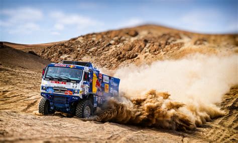 Wallpaper : desert, Rally, vehicle, Truck, racing 2560x1536 - WallpaperManiac - 1540397 - HD ...