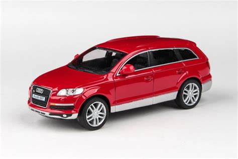 AUDI Q7 - Red